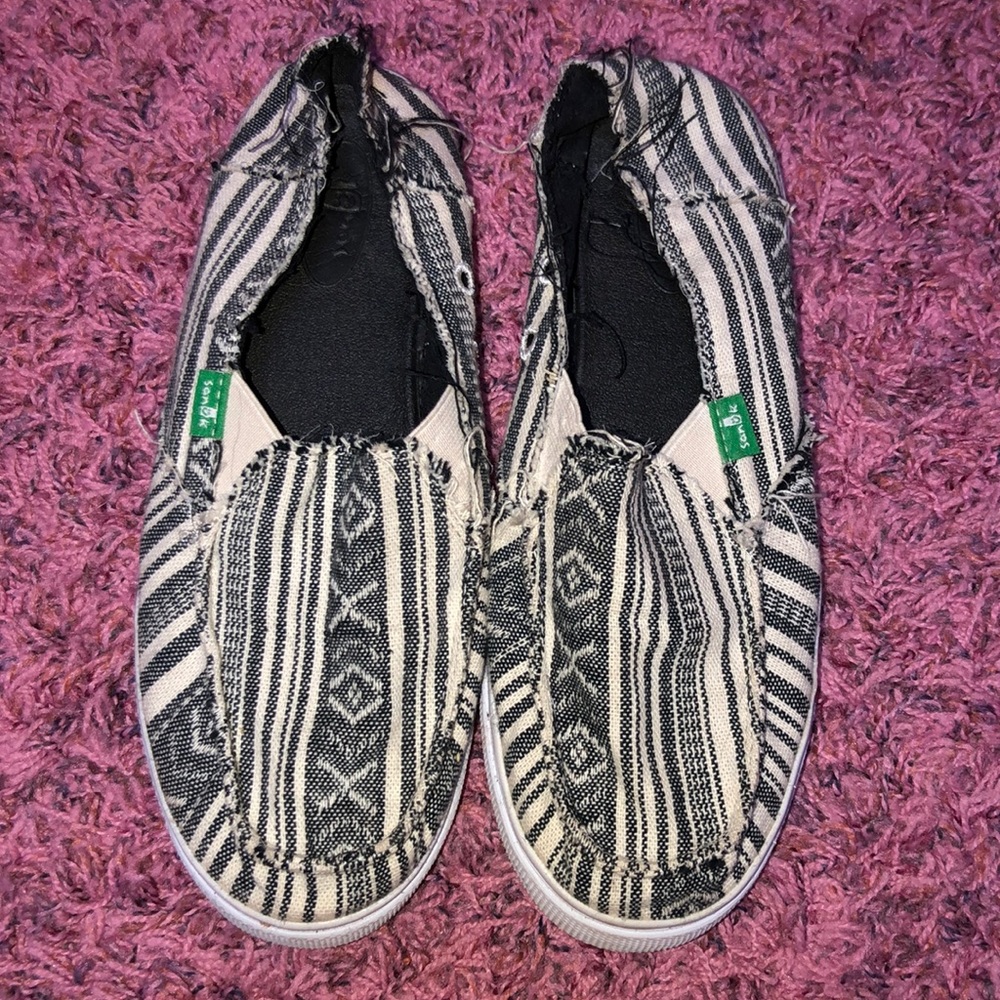 sanuk’s